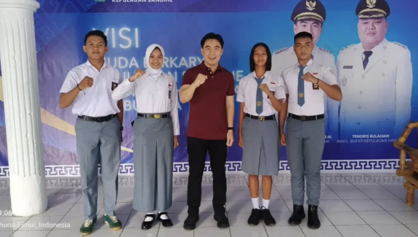 Bupati Michael Thungari, Lepas Empat Capas Sangihe